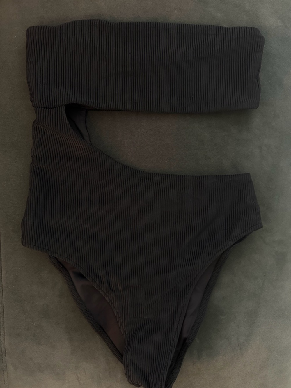 Frankie’s Bikinis Black One-Shoulder Ribbed Swimsuit, SIZE M